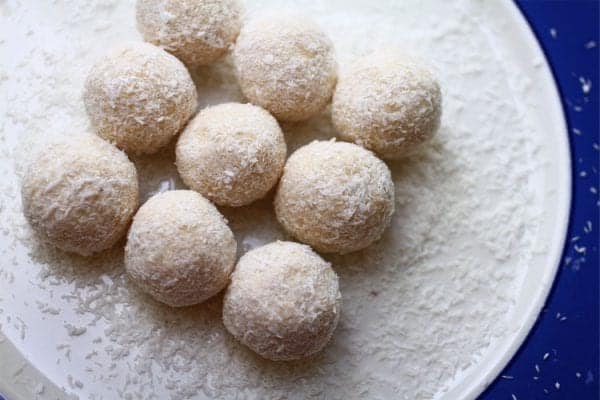 Coconut Cinnamon Fat Bombs